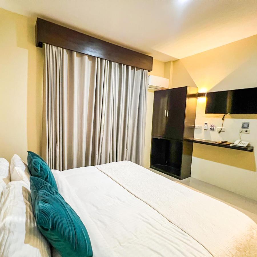 Casa Cecilia Hotel Bantay ภายนอก รูปภาพ